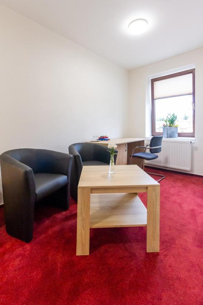 סביטאבי Hotel Ungar מראה חיצוני תמונה