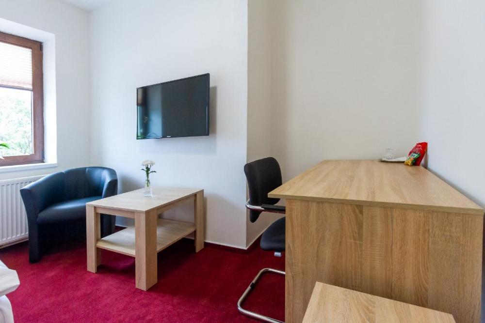 סביטאבי Hotel Ungar מראה חיצוני תמונה