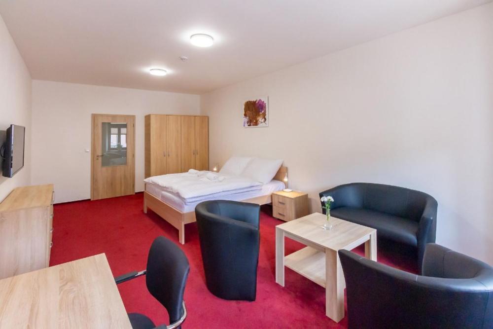 סביטאבי Hotel Ungar מראה חיצוני תמונה
