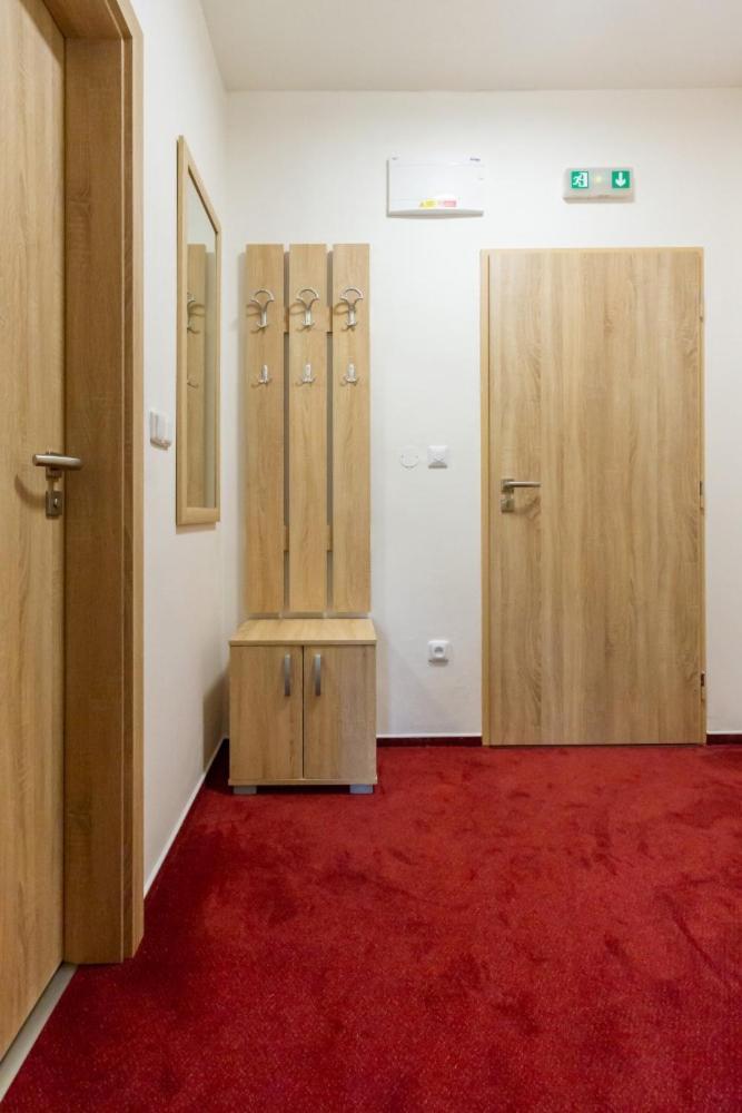 סביטאבי Hotel Ungar מראה חיצוני תמונה